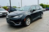 Used 2020 Chrysler Pacifica Touring-L image 2