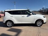 Used 2023 Kia Soul LX w/ LX Technology Package image 4