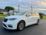 Used 2021 Chrysler Pacifica Touring-L image 2