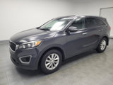 Used 2017 Kia Sorento LX w/ LX Convenience Package image 2
