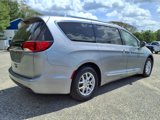 Used 2020 Chrysler Pacifica Touring-L image 4