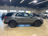 Used 2017 Ford Explorer XLT image 5