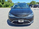 Used 2018 Chrysler Pacifica Limited w/ Advanced Safetytec Group image 2