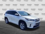 Used 2017 Toyota Highlander Limited image 2