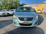 Used 2010 Volkswagen Routan SE image 4