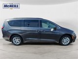 Used 2022 Chrysler Pacifica Touring-L image 6