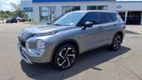 Used 2022 Mitsubishi Outlander SE image 4