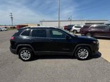 Used 2019 Jeep Cherokee Latitude w/ Cold Weather Group image 3