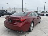 Used 2019 Toyota Avalon Limited image 5