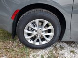 New 2025 Chrysler Pacifica Select image 5
