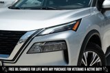 Used 2023 Nissan Rogue SV image 2