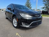 Used 2017 Chrysler Pacifica Touring-L Plus image 3