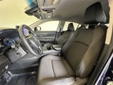 Used 2023 Toyota Venza image 2