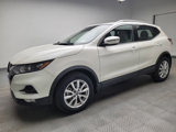 Used 2021 Nissan Rogue Sport SV image 2