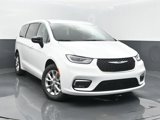 New 2026 Chrysler Pacifica Select image 2