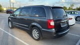 Used 2015 Chrysler Town & Country Touring image 4