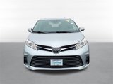Used 2018 Toyota Sienna LE image 2