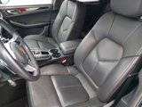 Certified 2021 Porsche Macan image 5
