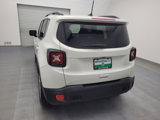 Used 2018 Jeep Renegade Latitude image 6