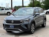 Certified 2024 Volkswagen Taos SE image 4