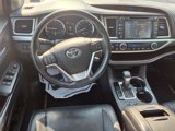 Used 2017 Toyota Highlander Limited image 5