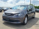 Used 2022 Chrysler Voyager LX image 5
