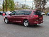 Used 2017 Chrysler Pacifica Touring image 5