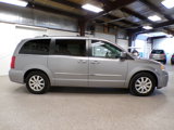 Used 2014 Chrysler Town & Country Touring image 6
