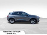 Used 2022 Ford Escape SE w/ Convenience Package image 2