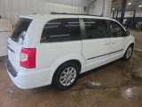 Used 2015 Chrysler Town & Country Touring image 3