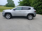 Used 2024 Jeep Compass Latitude image 2