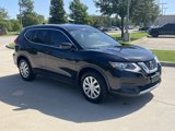 Used 2019 Nissan Rogue S image 2