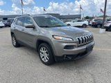 Used 2017 Jeep Cherokee Latitude image 3