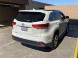 Used 2017 Toyota Highlander Limited image 3