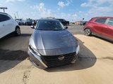 Used 2024 Nissan Altima 2.5 SV image 2