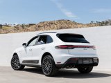 Certified 2025 Porsche Macan image 3