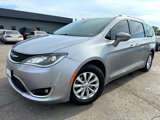 Used 2018 Chrysler Pacifica Touring-L image 3
