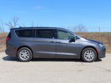 Used 2022 Chrysler Voyager LX image 2
