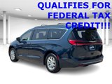 Used 2022 Chrysler Pacifica Touring-L image 3