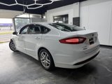 Used 2015 Ford Fusion SE image 3