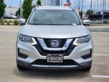 Used 2017 Nissan Rogue SV w/ SV Premium Package image 2