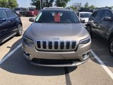 Used 2019 Jeep Cherokee Limited image 3