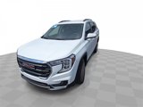 Used 2024 GMC Terrain SLE w/ Driver Convenience Package image 3