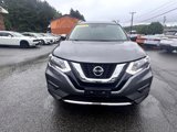 Used 2019 Nissan Rogue SV image 2