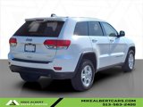 Used 2017 Jeep Grand Cherokee Laredo image 4