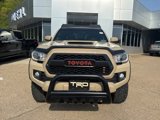 Used 2017 Toyota Tacoma TRD Off-Road image 2