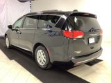 Used 2020 Chrysler Pacifica Touring-L image 5