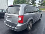 Used 2013 Chrysler Town & Country Touring-L w/ Driver Convenience Group image 4