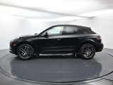 Certified 2022 Porsche Macan image 2
