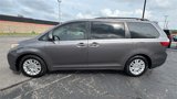 Used 2015 Toyota Sienna XLE Premium image 2